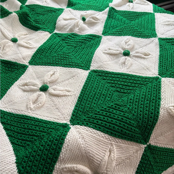 Vintage Crocheted Afghan/Throw/bedspread - Picture 1 of 5